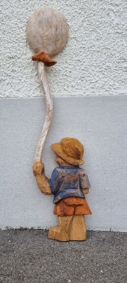 Junge mit Balloon – Karin Hofer, Oak oiled and painted