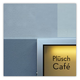 Plüsch Café 001 – Hartmut Kaiser